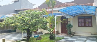โอโย 93641 Udayana เกสต์เฮาส์ Syariah