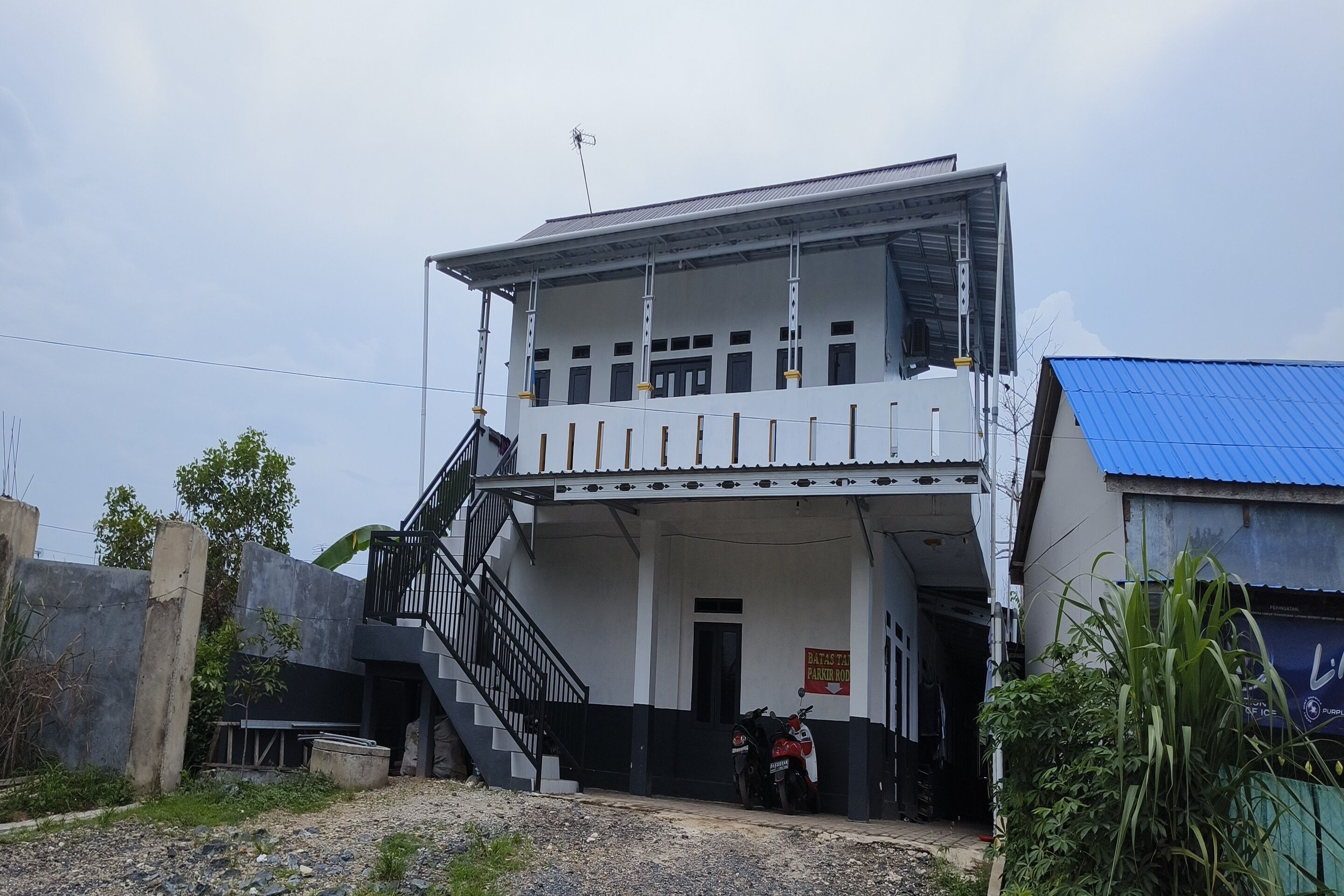 Mặt tiền nơi lưu trú
