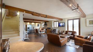 TV, table football, ping pong