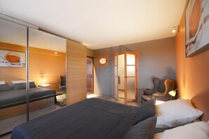 7 bedrooms, iron/ironing board, free WiFi, bed sheets