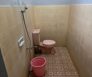 Deluxe Double Room | Bathroom - Hotel O Ramasta Homestay Near MA PALAPA NUSANTARA NW SELEBUNG (Narmada)