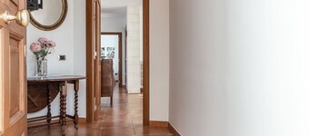 Exclusive Roth Aparments