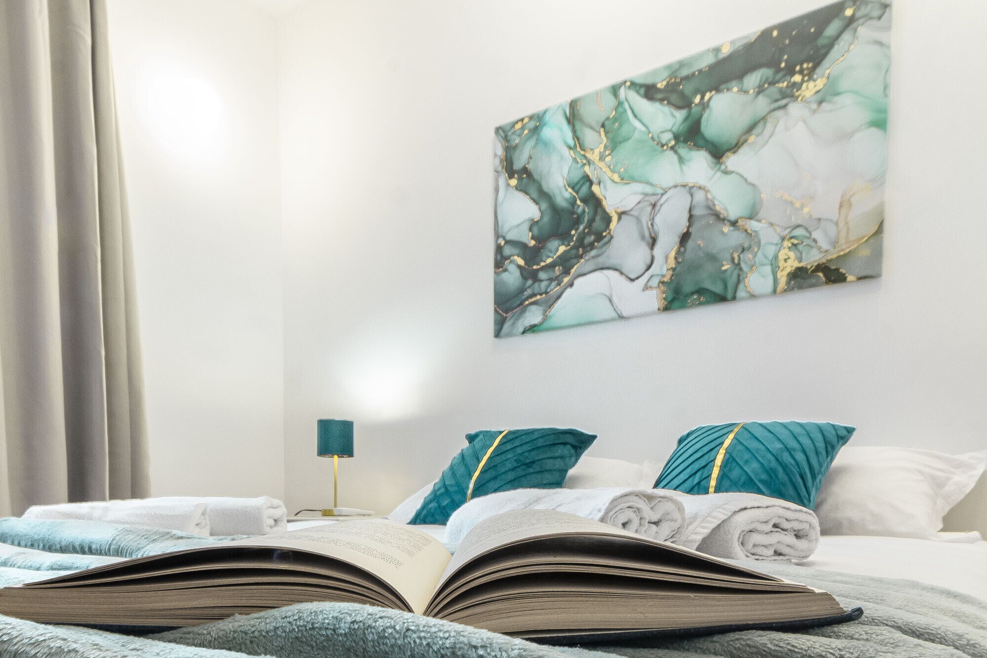 2 bedrooms, iron/ironing board, bed sheets