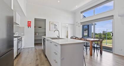 Habitat House | Modern Family Retreat