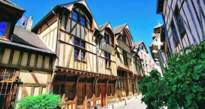 Petit Logement Indépendant - Calme Avec Cour Sécurisé - 10 Minutes de Troyes