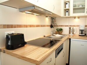 Kühlschrank, Mikrowelle, Geschirrspüler