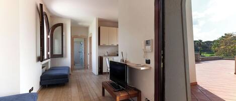 Télévision à écran plat de 21 pouces avec chaînes numériques, télévision