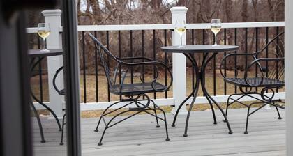 The Owl House Cozy Stay Near the Canal