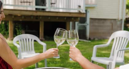 Charming House w/ Private Deck Near Canal