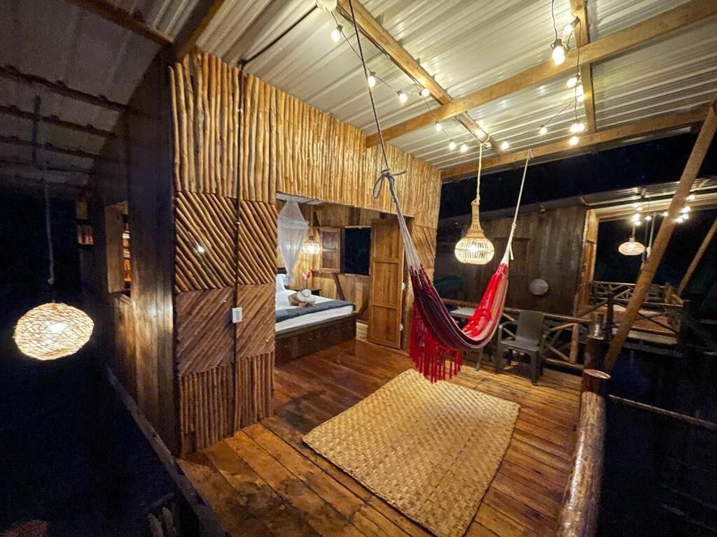 In-room safe, free WiFi, bed sheets