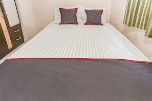 Habitación doble Deluxe | Escritorio, wifi gratis y ropa de cama 