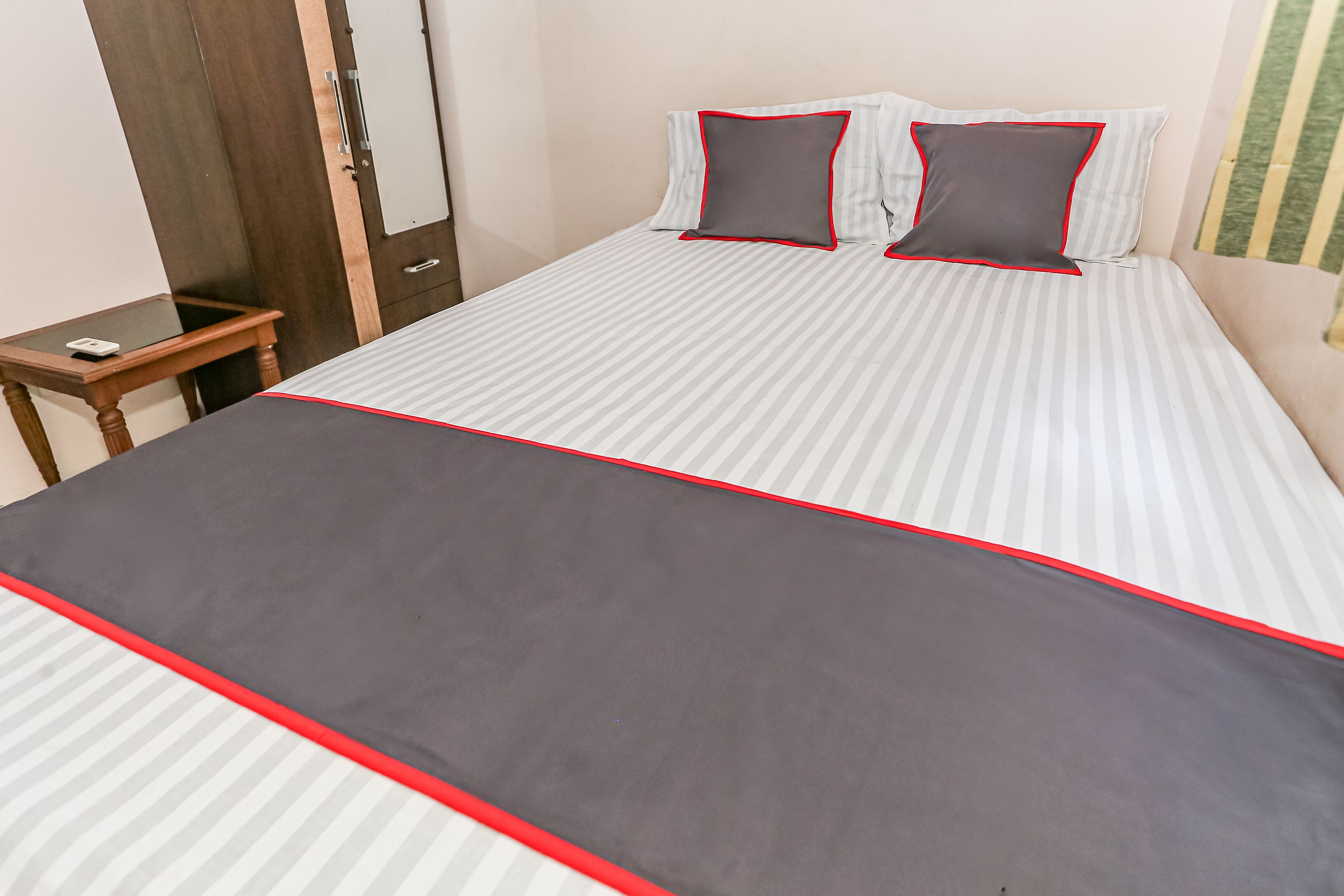 Quarto casal luxo | Escrivaninha, Wi-Fi de cortesia, roupa de cama