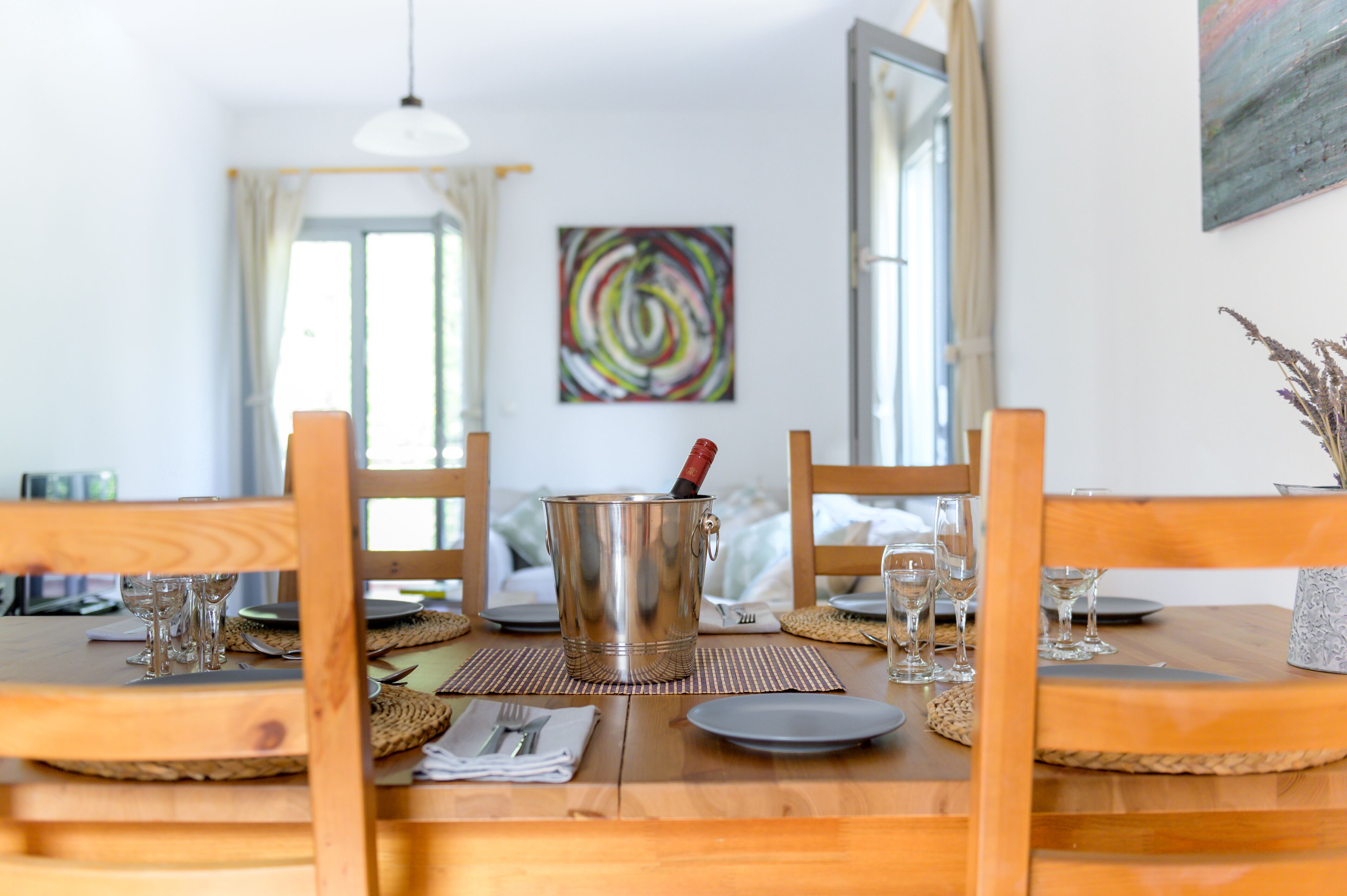 24-英寸电视（配备数码频道）