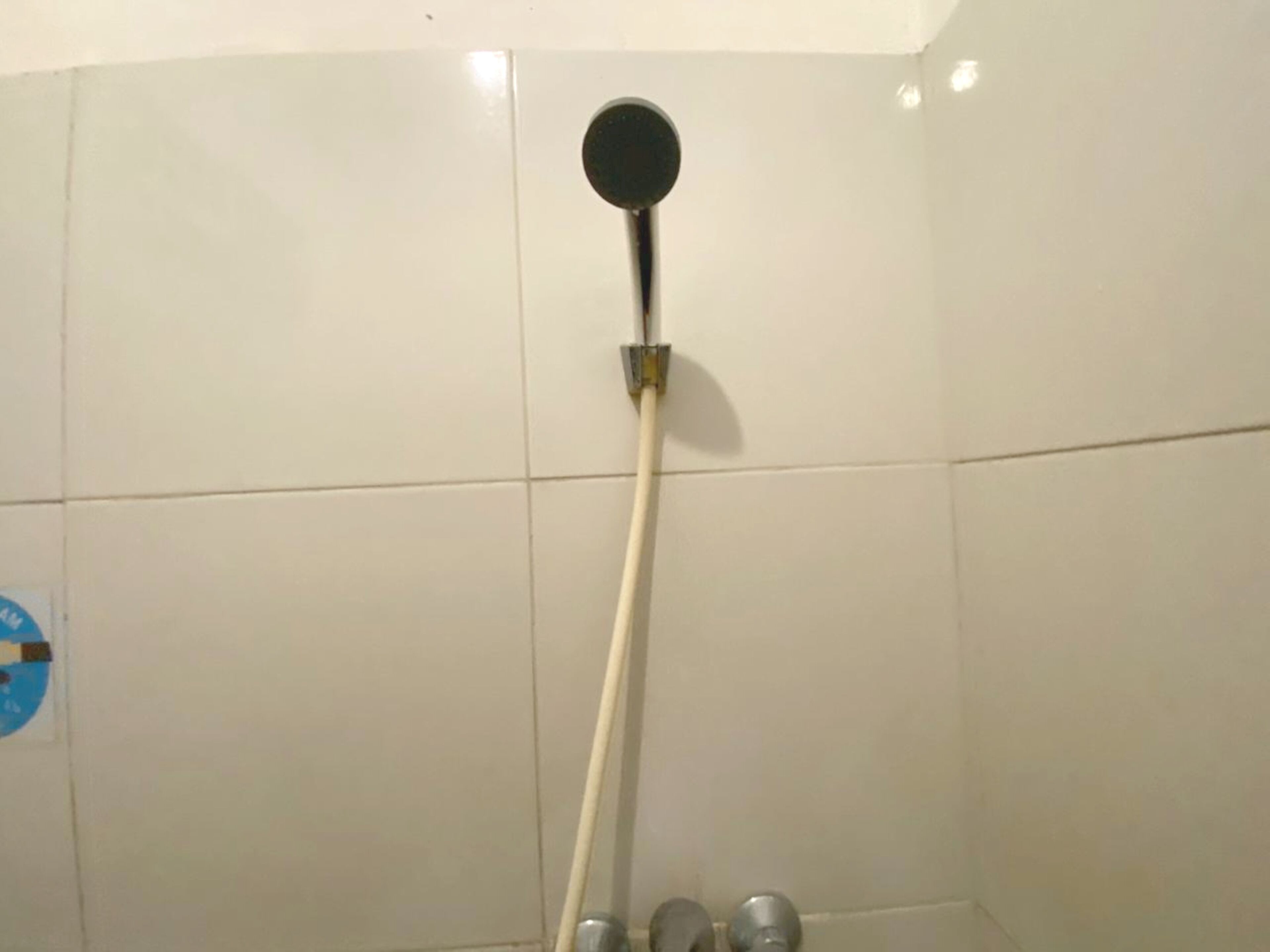 Kamar Double Deluks | Kamar mandi | Shower dan sabun