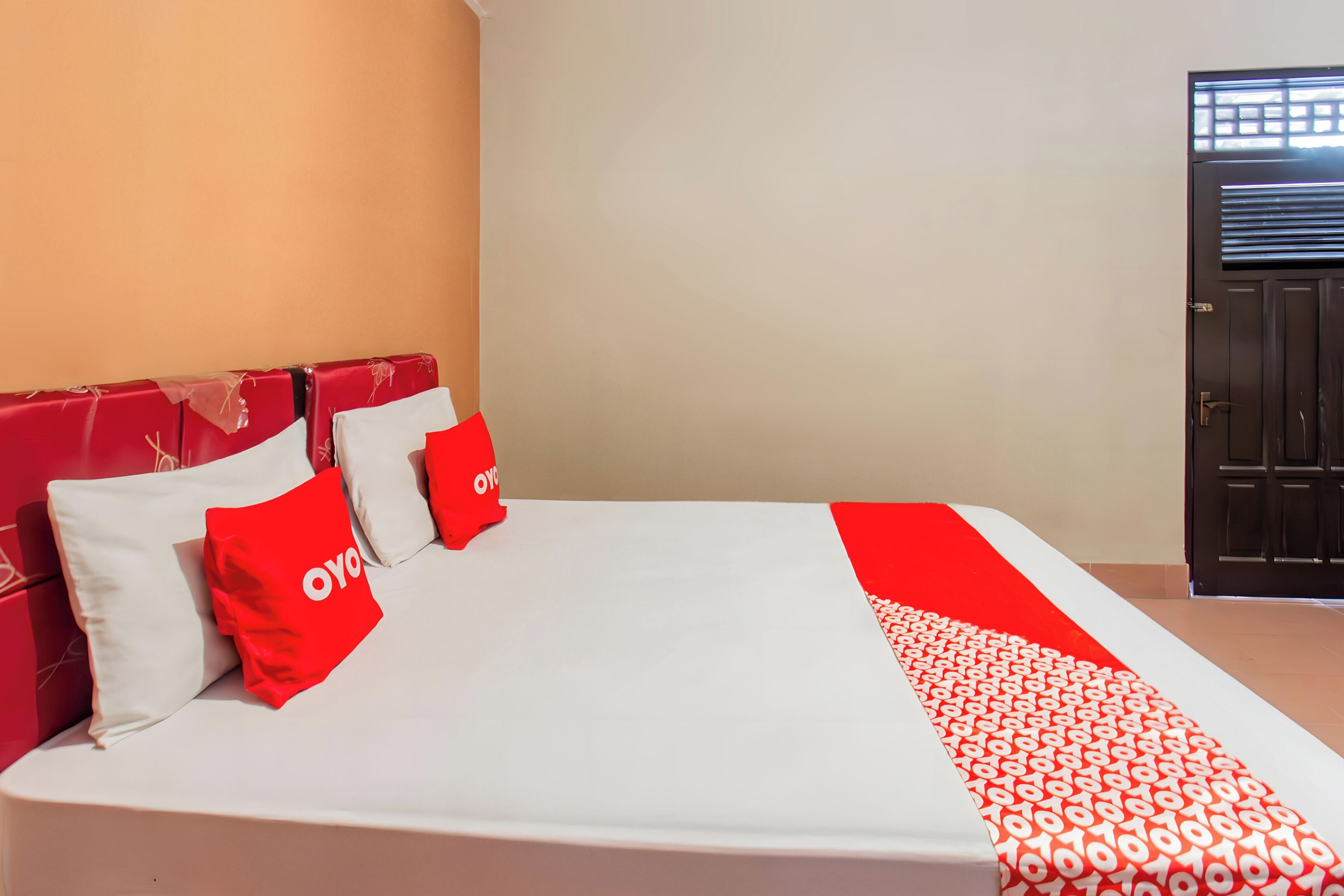Deluxe Double Room | Free WiFi, bed sheets