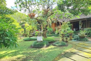 Garden - Hotel O Losmen Ida Near PT. Narmada Awet Muda (Pabrik Lingsar) (Narmada)