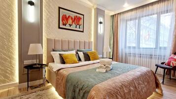 1 bedroom, desk, iron/ironing board, WiFi