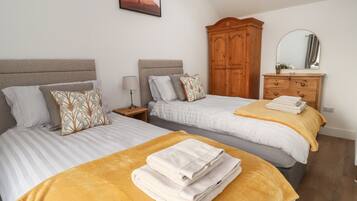 2 bedrooms, individually decorated, individually furnished, free WiFi