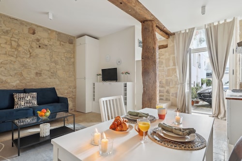 Studio au Coeur de Paris - Ile Saint Louis: Vivez l'Essence de la Ville Lumière
