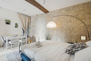 1 Schlafzimmer, Schreibtisch, Bügeleisen/Bügelbrett, kostenloses WLAN