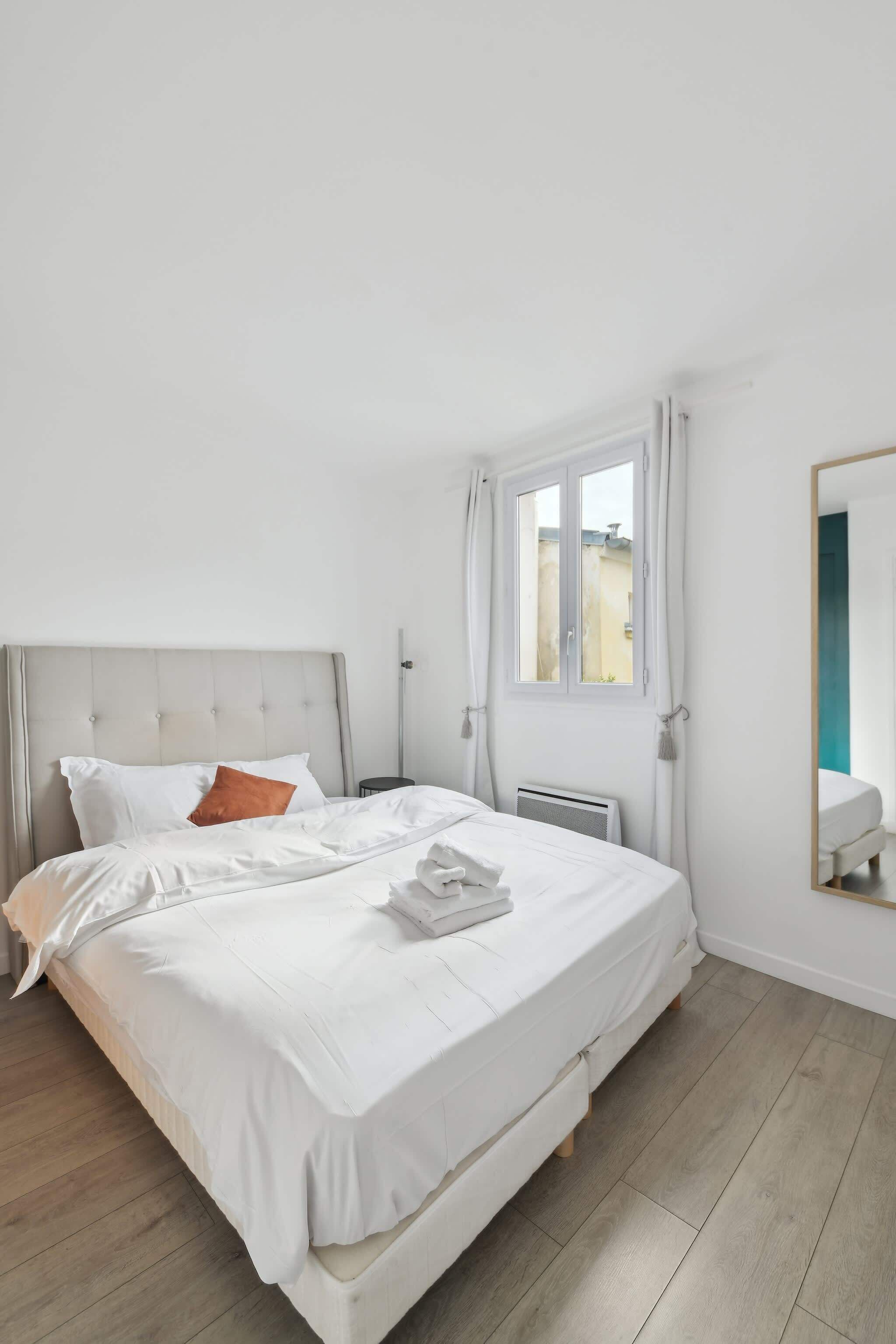 1 Schlafzimmer, Schreibtisch, Bügeleisen/Bügelbrett, Reisekinderbett