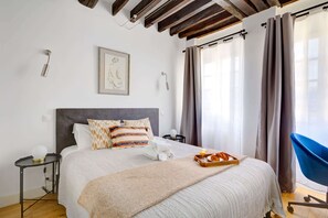 1 bedroom, desk, iron/ironing board, free WiFi