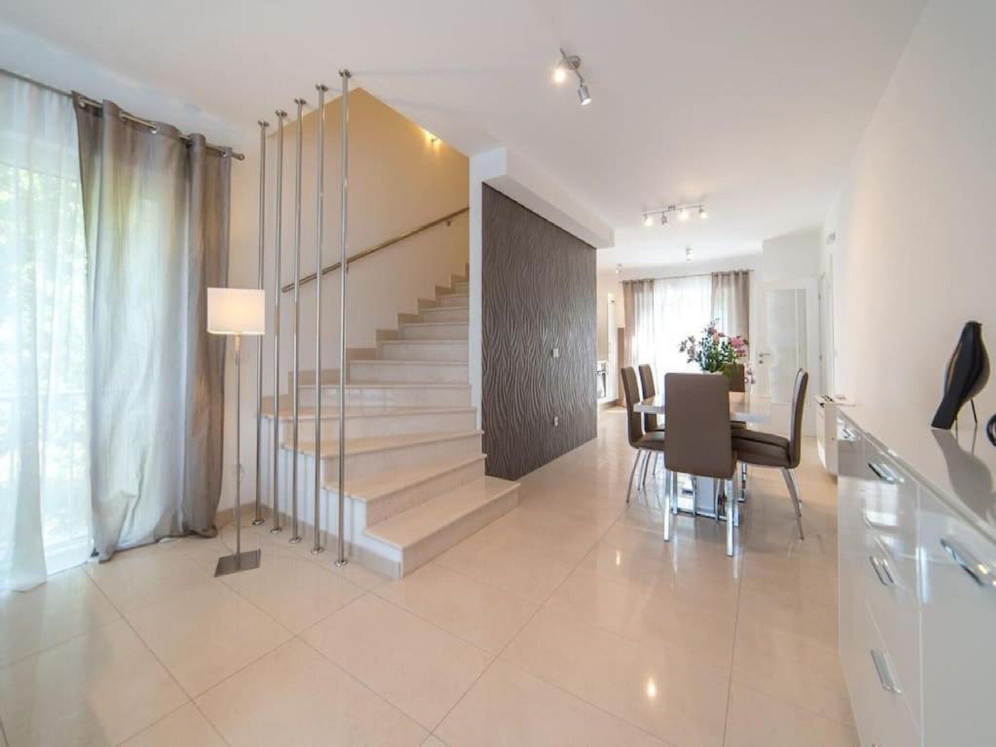 Villa (Five Bedroom Villa with Swimming pool) | Esszimmer
