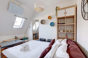 1 chambre, bureau, fer et planche à repasser, accès au Wi-Fi (inclus)