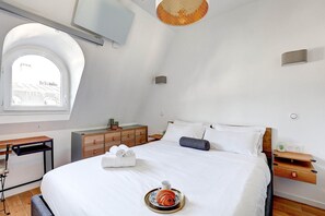 1 bedroom, desk, iron/ironing board, free WiFi