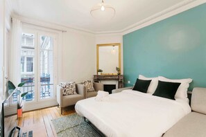 1 chambre, bureau, fer et planche à repasser, Wi-Fi gratuit