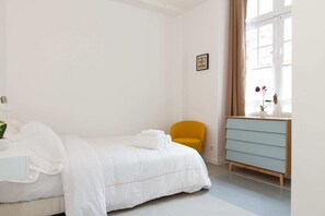 2 bedrooms, desk, iron/ironing board, travel crib