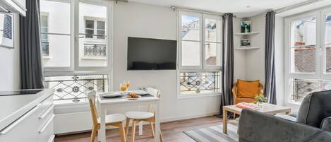 Smart-tv en een kantoor