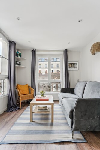 Charmant 2 Pièces au Marais - République: Plongez dans l'Art de Vivre Parisien