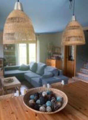 TV, fireplace, stereo