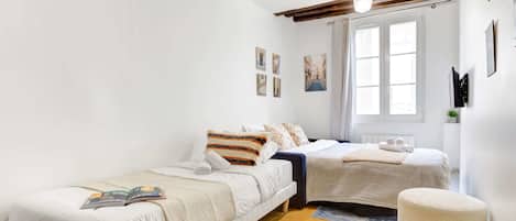 1 bedroom, desk, iron/ironing board, free WiFi