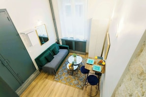 Smart TV, offices - Madeleine Area Charming & Stylish Studio (Paris)