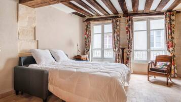 1 slaapkamer, een bureau, een strijkplank/strijkijzer, gratis wifi