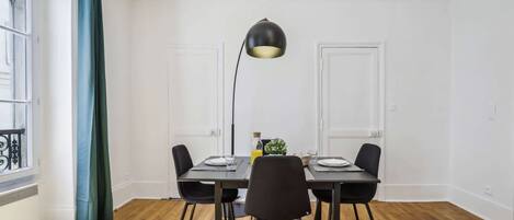 تناول الطعام