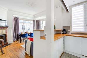 Interior - Stylish 2BR Steps from Louvre - Place Vendome (Paris)