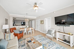 Smart TV, table football - Beachfront-Pool-Balcony-Wonderful View (Gulf Shores)