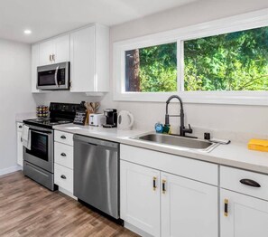 Fridge, microwave, oven, stovetop - Secret & Cozy Renovated Cottage Near Costco, I99 (Shoreline)