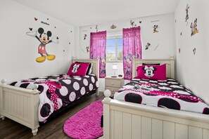 5 bedrooms, in-room safe, desk, iron/ironing board - ⭐⭐5 Bed, 4 Bath Property | SOUTH Facing Pool | Gated Resort | Mins to Disney ⭐⭐ (Davenport)