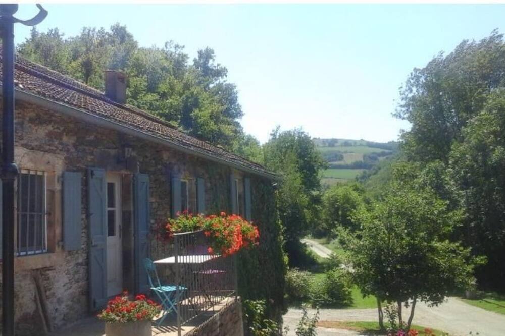 Gite Dans Maison Pour 2 Pers axe Albi-millau Bord de L'eau Vallée du Tarn
