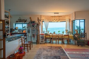 Ferienhaus | Eigene Küche | Kühlschrank, Mikrowelle, Ofen, Geschirrspüler