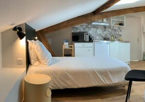 1 bedroom, iron/ironing board, WiFi, bed sheets - SP3 Charming single studio in the heart of the city (Bergerac)