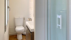 Uklassifisert bilde, 3 av 8, knapp
