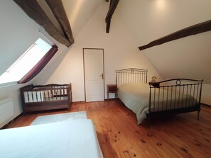2 bedrooms, desk, iron/ironing board, travel cot