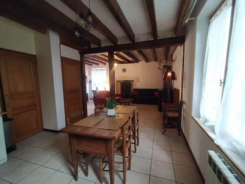 Maison de caractère, jardin clos , au calme, proche zoo de Beauval et châteaux