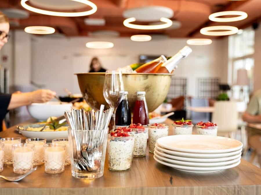 Frühstück und Mittagessen