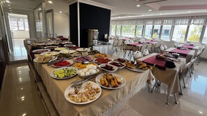 Desayuno buffet incluido todos los días